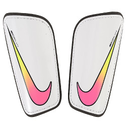 Ochraniacze piłkarskie Nike Hard Shell Slip-In SP0285 104