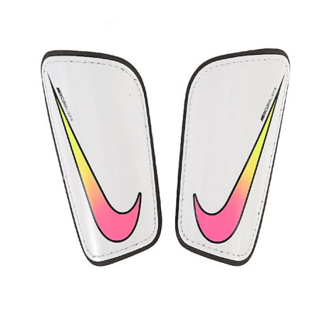Ochraniacze piłkarskie Nike Hard Shell Slip-In SP0285 104