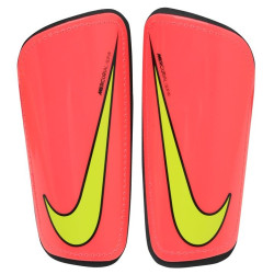 Ochraniacze piłkarskie Nike Hard Shell Slip-In SP0285 607