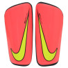 Ochraniacze piłkarskie Nike Hard Shell Slip-In SP0285 607