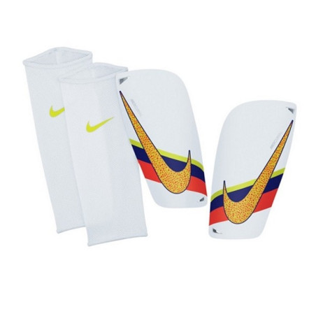 Ochraniacze piłkarskie Nike CR7 SP2073 187